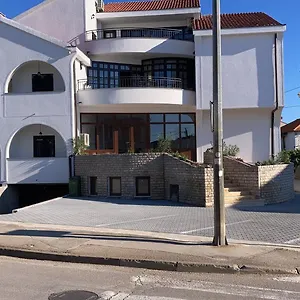 Domus Albus Apartamento Zadar